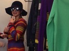 Disfarçada, Paula Fernandes canta em shopping de SP e faz 'pegadinha'