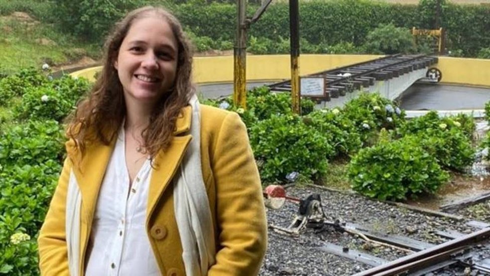 Três meses depois de ser contratada, Julia foi promovida de cargo, faltando pouco tempo para sair de licença maternidade — Foto: Arquivo pessoal