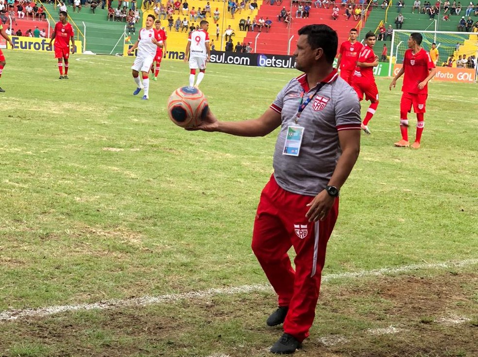 Bebeto Moraes, técnico do sub-20 do CRB — Foto: Arquivo pessoal