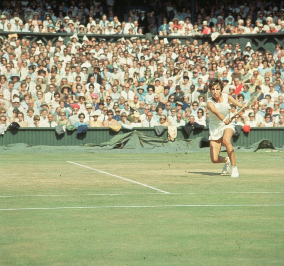 Maria Esther Bueno em Wimbledon, em 1966 (Foto:  Leonard Burt/Getty Images)