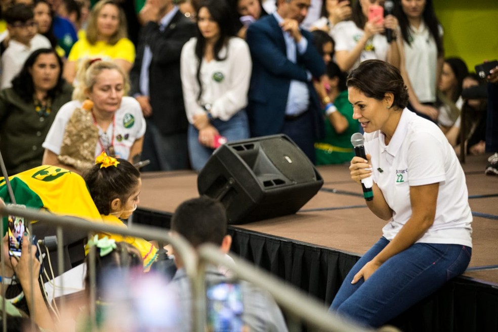 Michelle Bolsonaro participou de evento em igreja de Fortaleza horas após homem ser preso por disparar tiros próximo ao local — Foto: Thiago Gadelha/SVM