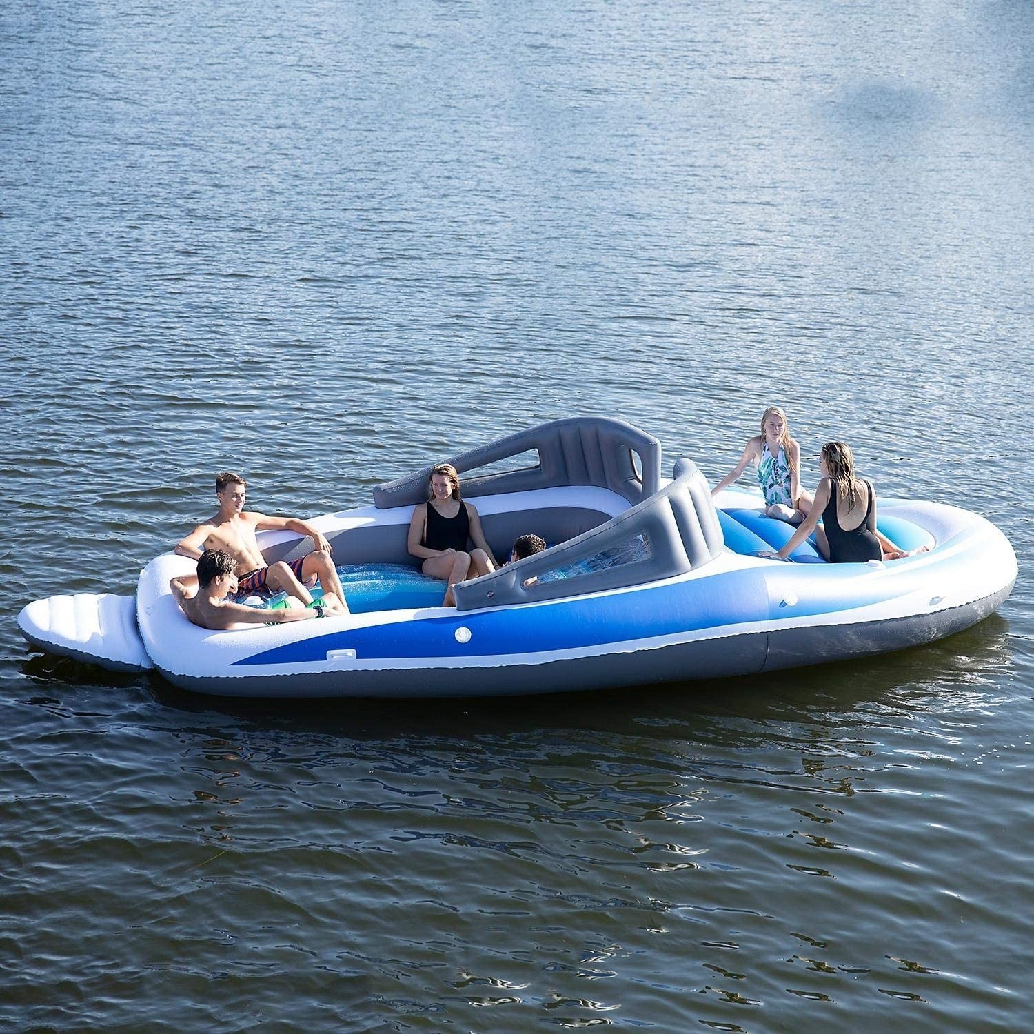 O design permite até 6 pessoas por vez no barco (Foto: Reprodução / Amazon)