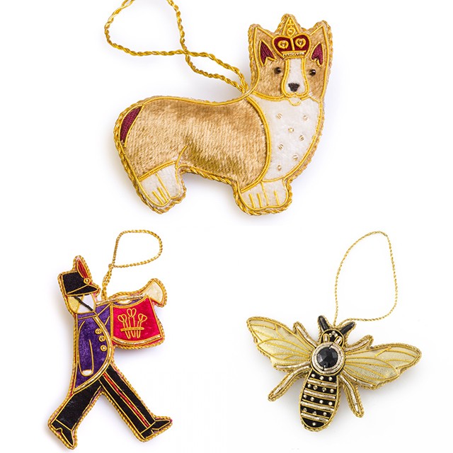 Christmas decorations, including this corgi (the Queen's favourite breed of dog), bee and marching trumpeter, feature in the Highgrove Christmas Collection (from £9.95) (Foto: HIGHGROVE. PROCEEDS FROM THE HIGHGROVE COLLECTION ARE DISTRIBUTED AMONG BENEFICIARIES OF THE PRINCE OF WALES CHARITABLE FOUNDATION)