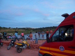 Bombeiros tentaram resgatar a vítima com vida (Foto: Valquíria Souza/Arquivo Pessoal)