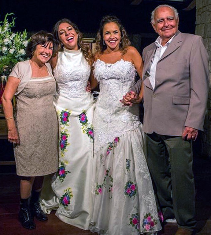 Daniela Mercury com a mãe Liliana Mercuri em seu casamento com Malu Verçosa (Foto: Arquivo Pessoal)