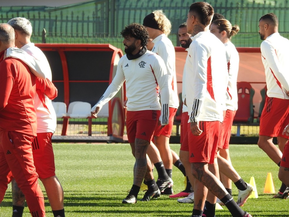 Gabigol no treino do Flamengo no Marrocos &mdash; Foto: Fred Gomes