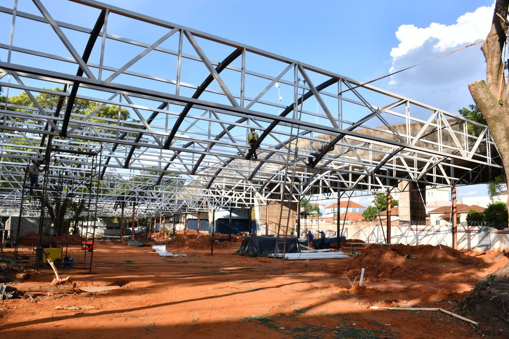 Obras de revitalização do Camelódromo estão em andamento na Praça da Bandeira — Foto: Marcos Sanches/Secom