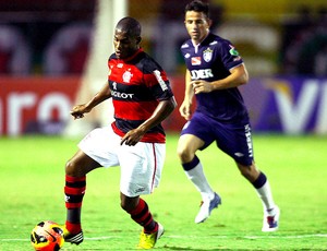 Curtinha: Fla faz permuta e exibe nova marca na manga da camisa