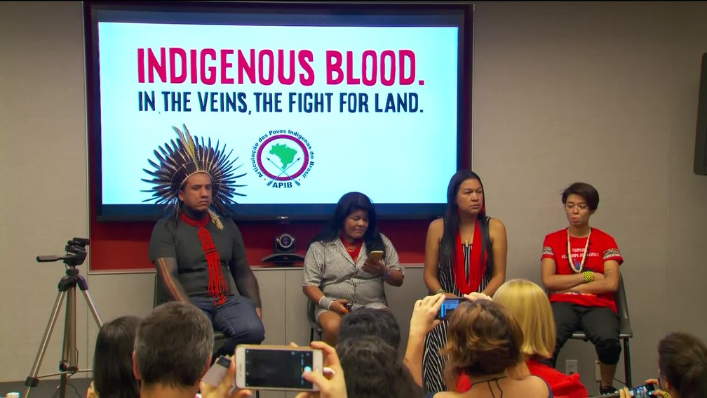 Dinamam TuxÃ¡, Sonia Guajajara, Cris Pankararu e Artemisa Xakriaba dÃ£o entrevista coletiva em Nova York, em 24 de setembro de 2019 â€” Foto: ReproduÃ§Ã£o