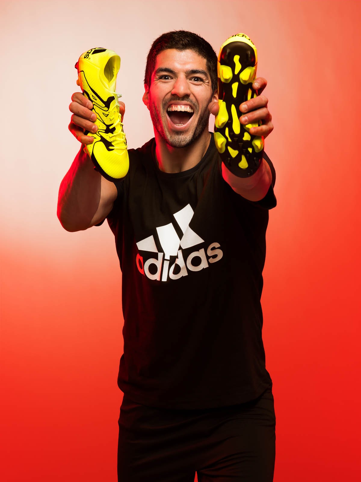 X 15, de Luis Suárez, é a chuteira da Adidas voltada para jogadores velozes (Foto: Reprodução)