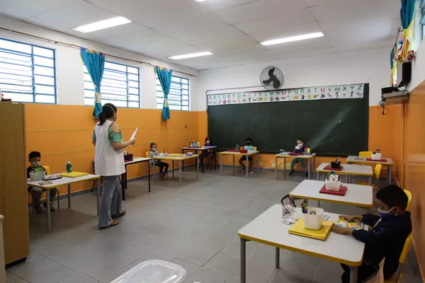 Volta às aulas na Escola Municipal de Educação Infantil (EMEI) São Paulo, na Vila Clementino, na zona sul da cidade, que recebeu cerca de 52 alunos.  — Foto: DEIVIDI CORREA/ESTADÃO CONTEÚDO