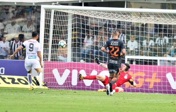 Análise: o Corinthians do primeiro turno acabou, mas o título continua perto