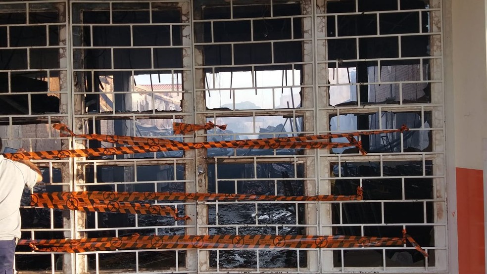 Defesa Civil foi até o supermercado para avaliar estrutura em Tietê — Foto: Arquivo Pessoal