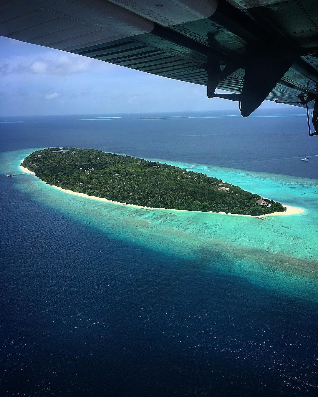 "Maldivas. Meu escritório nos próximos dias.... @aguadecocobr ❤️ (Foto: Reprodução/Instagram)