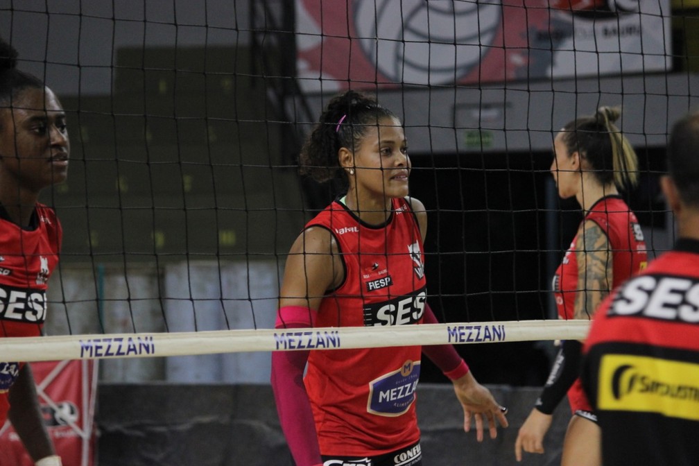 A central Adenízia informou ao clube que está à disposição para a partida desta terça-feira, contra Valinhos   — Foto: Priscila Nóbrega/Sesi-Bauru