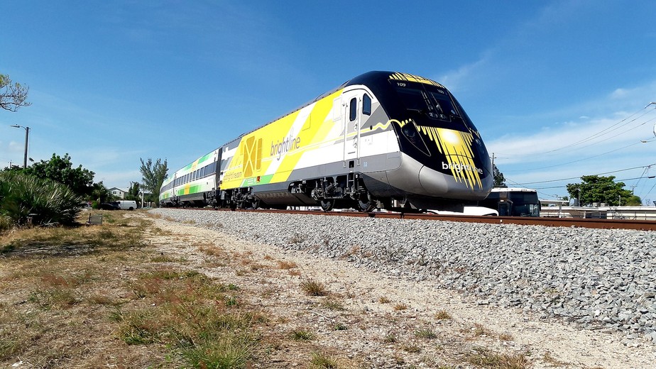 Trem Miami-Orlando: o que sabemos sobre a ferrovia da Flórida que terá até estação na Disney 