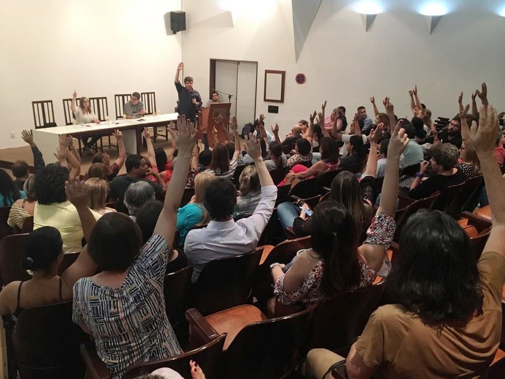 Fim da greve dos médicos do Recife foi definido na tarde desta segunda (22) em assembleia (Foto: Thiago Graf/Simepe/Divulgação)