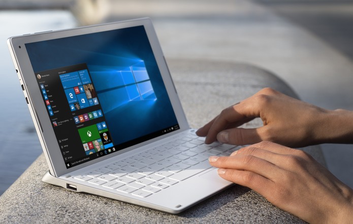 Híbrido Plus 10 vem com Windows 10, chip intel e teclado confortável (Foto: Divulgação/Alcatel)