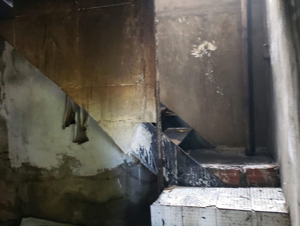 Cômodo fica destruído após incêndio — Foto: Divulgação /Corpo de Bombeiros
