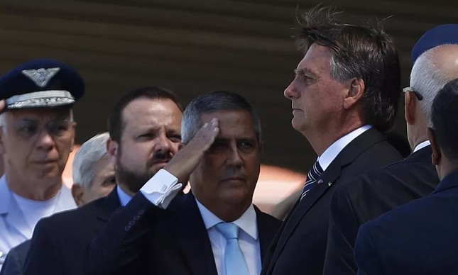 Braga Netto ao lado do presidente Jair Bolsonaro.