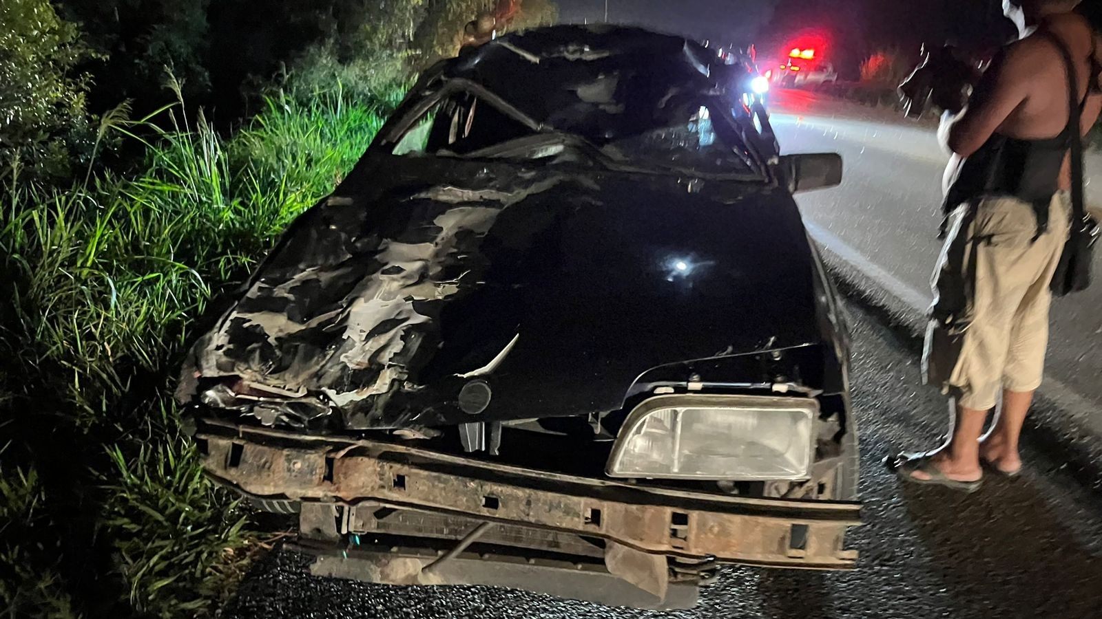 Casal fica ferido após atropelar cavalos soltos em rodovia de Salto de Pirapora; animais morreram
