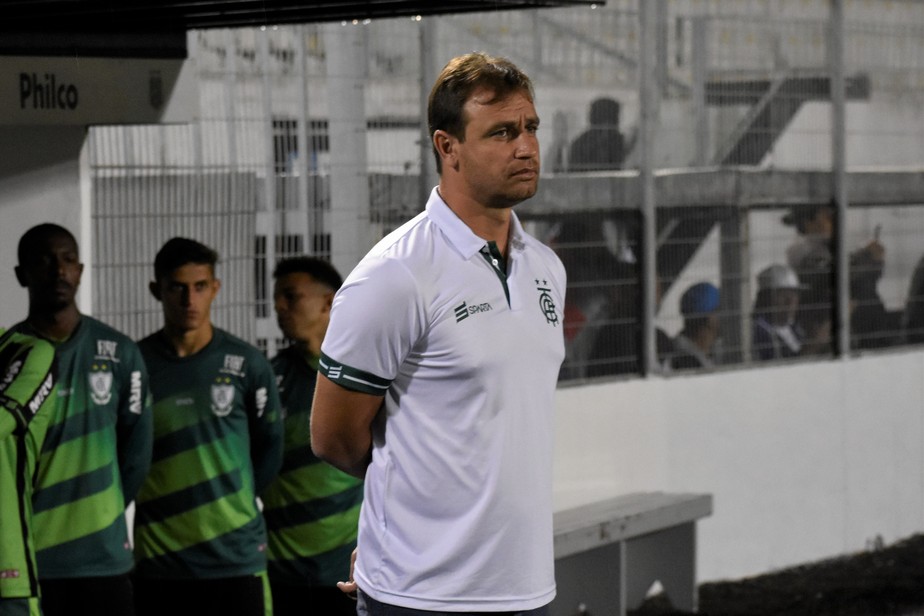 Felipe Conceição vence a primeira no comando do América-MG ...