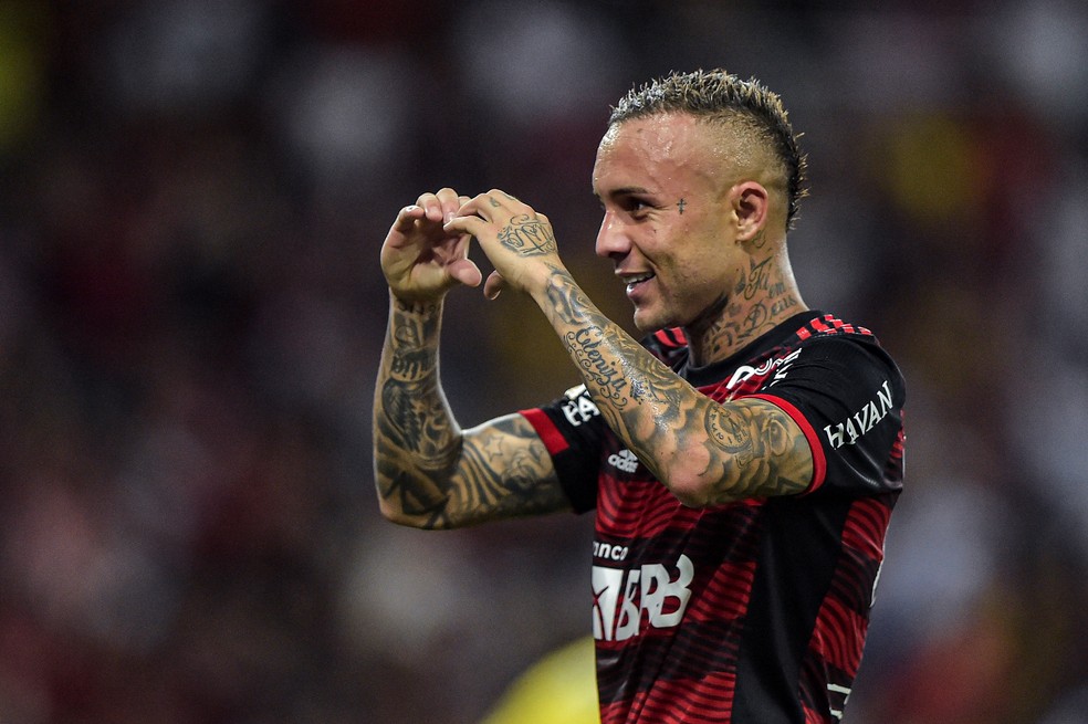 Everton Cebolinha comemora seu gol em Flamengo x Atl&eacute;tico-MG no Maracan&atilde; &mdash; Foto: Thiago Ribeiro/AGIF