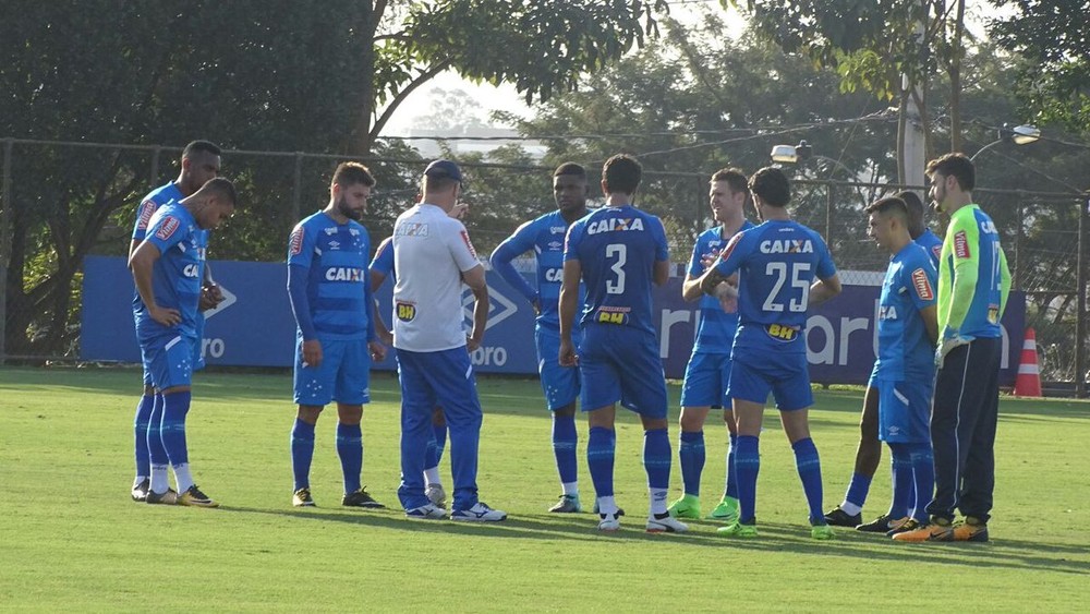 Thiago Neves não treina, e Mano esboça Cruzeiro com meio time modificado
