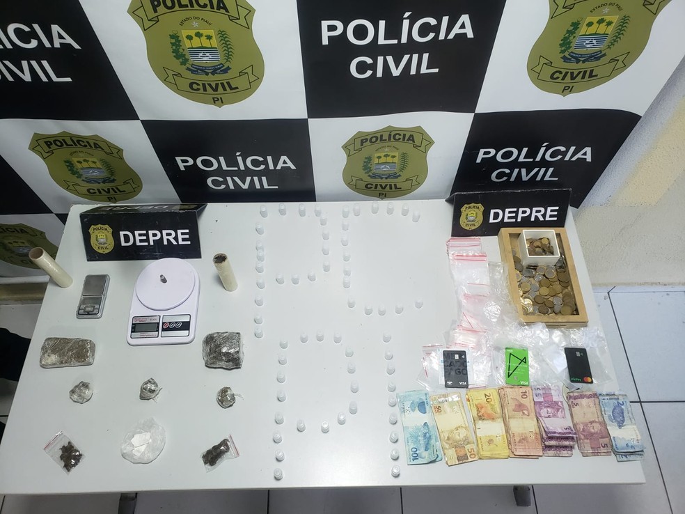 Polícia apreende droga e dois mil reais em Teresina — Foto: Reprodução Polícia Civil