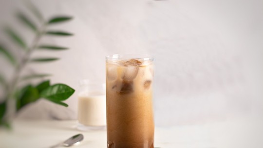 Iced coffee: como fazer café gelado com proteína de colágeno