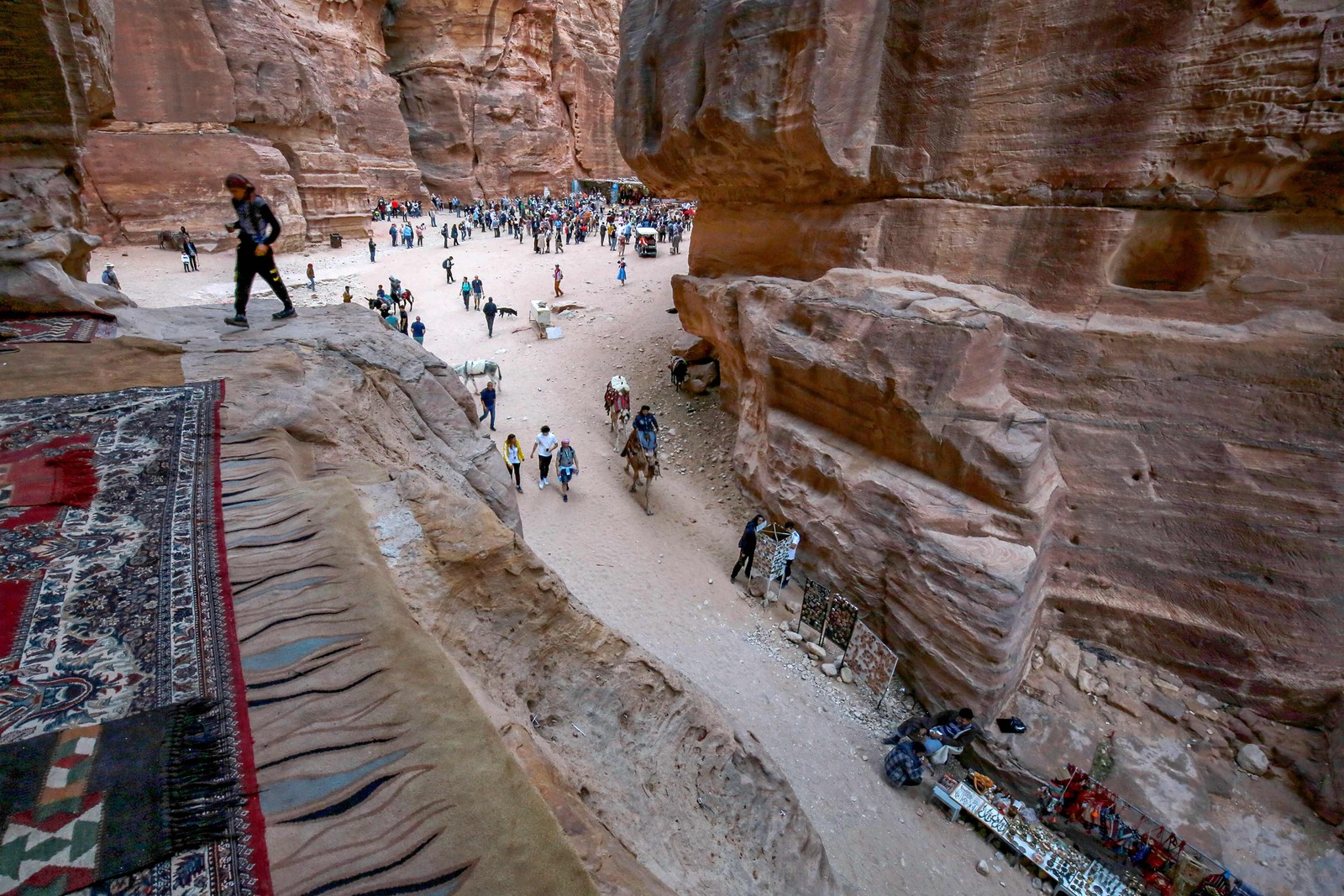 Para se ter uma ideia da importância de Petra, a Jordânia como um todo recebeu 4,6 milhões de visitantes em 2022 — Foto: Khalil Mazraawi / AFP