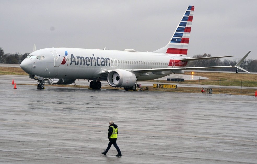 Boeing 737 Max da American Airlines volta a voar — Foto: AP