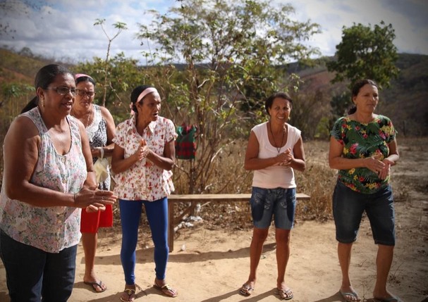 Jogadoras de verso do Vale do Jequitinhonha criam projeto para ajudar famílias sem renda durante a pandemia (Foto: Divulgação)