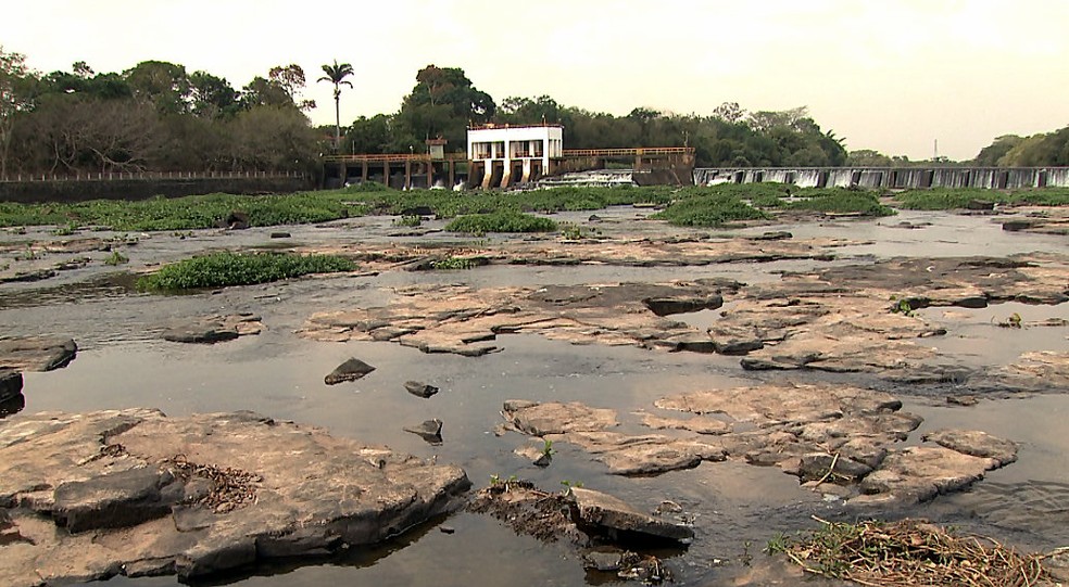 Seca do rio preocupa em Cachoeira de Emas  Foto: Marlon Tavoni/EPTV