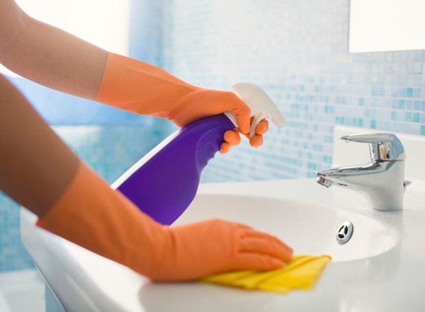 5 Erros Mais Comuns Que Ajudam A Proliferar Bactérias No Banheiro