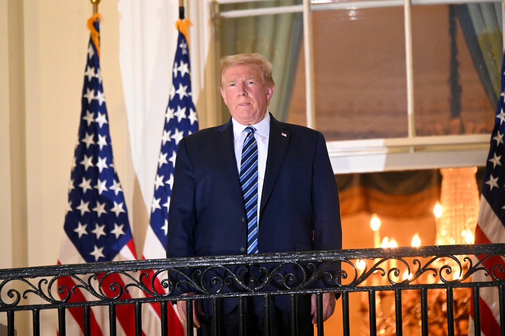 Presidente dos EUA, Donald Trump, retorna à Casa Branca após ser internado com Covid-19, em foto de 5 de outubro — Foto: Erin Scott/Arquivo/Reuters