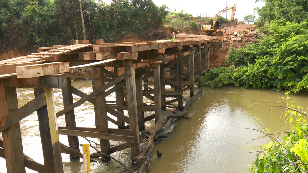 Pilares da ponte não foram afetados e puderam ser reaproveitados — Foto: Reprodução/Rede Amazônica