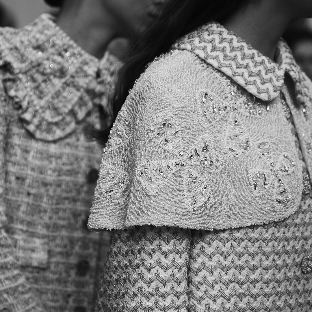 Detalhe das golas no desfile da Chanel (Foto: Instagram)