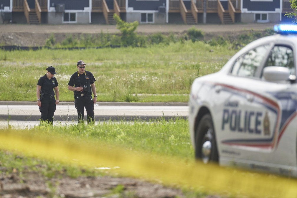 Polícia canadense investiga atentado contra família muçulmana no Canadá, em foto de 7 de junho de 2021 — Foto: Geoff Robins/The Canadian Press/AP