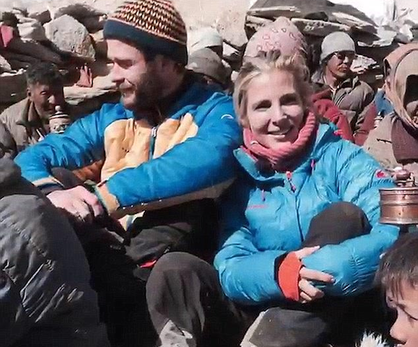 O ator Chris Hemsworth e a atriz Elsa Pataky durante sua viagem ao Himalaia (Foto: Instagram)