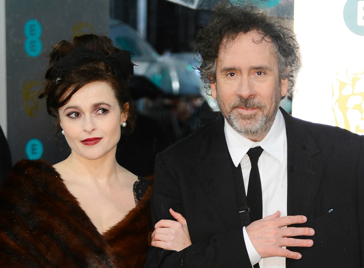 Também estão namorando desde 2001 a atriz inglesa Helena Bonham Carter e o cineasta norte-americano Tim Burton. Eles moram juntos, tiveram dois filhos, mas não subiram ao altar. (Foto: Getty Images)