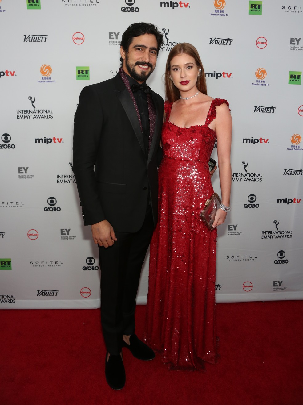 A atriz e Renato Góes apresentaram uma das categorias do Emmy (Foto: Globo/ Luiz C. Ribeiro)