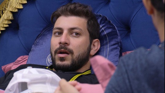 Sisters comemoram na área externa do BBB21: 'É festa hoje ...