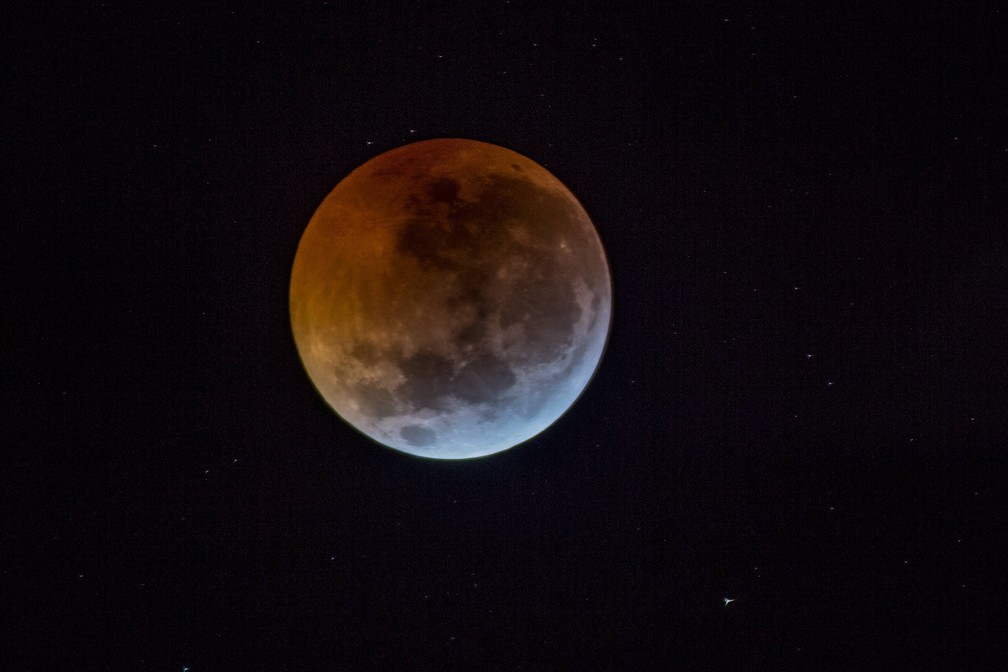 Eclipse lunar visto da cidade de Maturia, na Paraba  Foto: Associao Paraibana de Astronomia (APA)/Divulgao