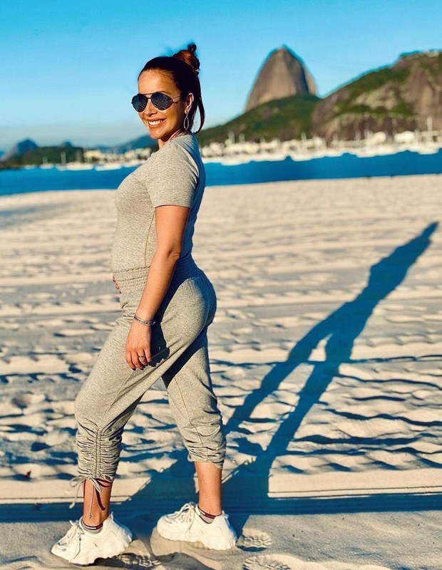 Renata Domínguez está grávida pela primeira vez (Foto: Reprodução/Instagram)