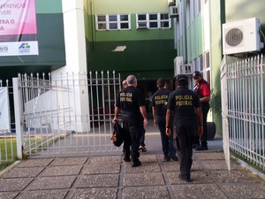 Equipes da PF estão desde o início da manhã em prédios da Assembleia  (Foto: Divulgação/PF)