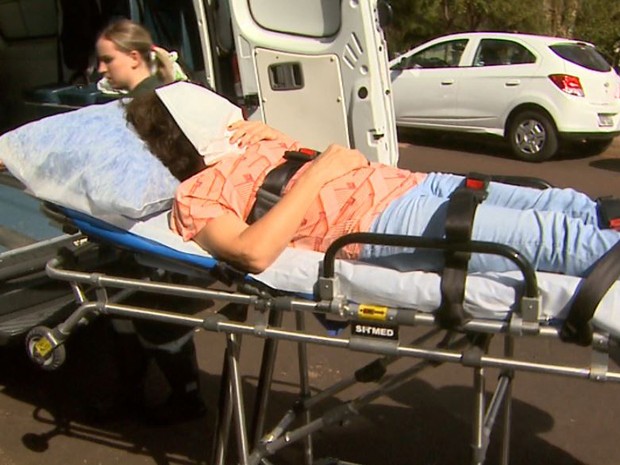 Suspeita de matar filha grávida a facadas passa por perícia no Fórum de Ribeirão Preto, SP (Foto: Reprodução/EPTV)