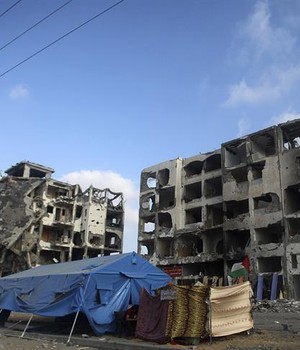 Região completamente destruída ao norte de Gaza (Foto: Agência EFE)