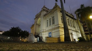 O atual Museu da Imagem e do Som, um dos poucos locais que ficaram de pé. Prédio abrigou o Pavilhão da Administração durante a exposição do centenário — Foto: Custodio Coimbra