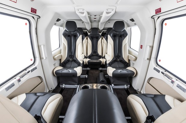Proprietário pediu para fazerem o interior inspirado em seu Bentley (Foto: Divulgação)